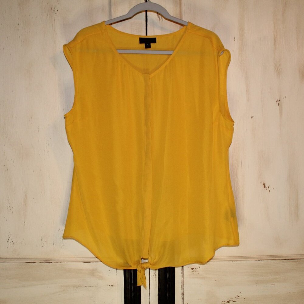 Worthington yellow sleeveless v-neck button-down front‎ w/ tie-front detail XL